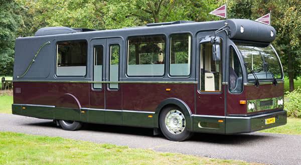 Uitvaartbus
